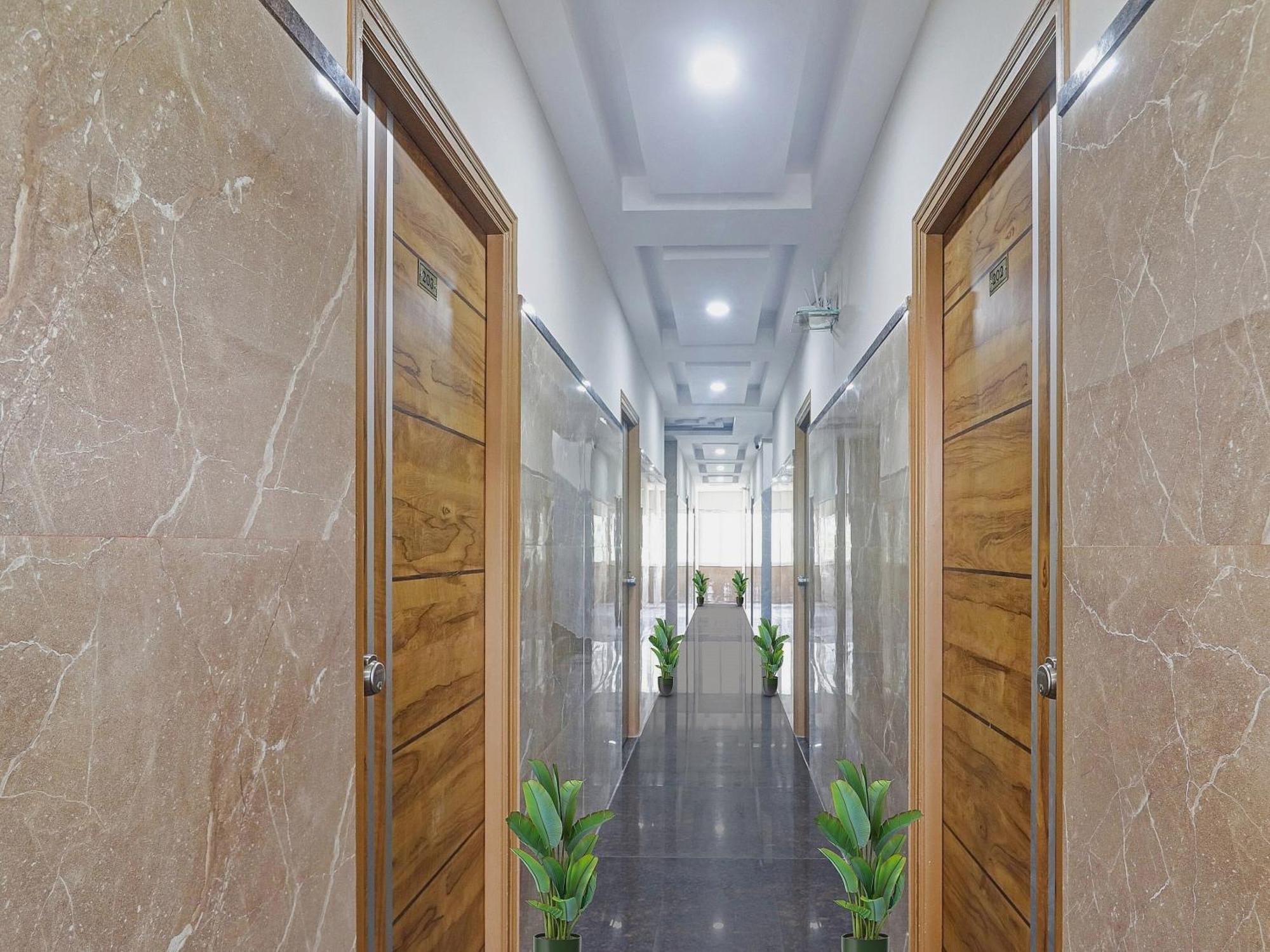 Super Capital O Srinika Inn Gachibowli 외부 사진